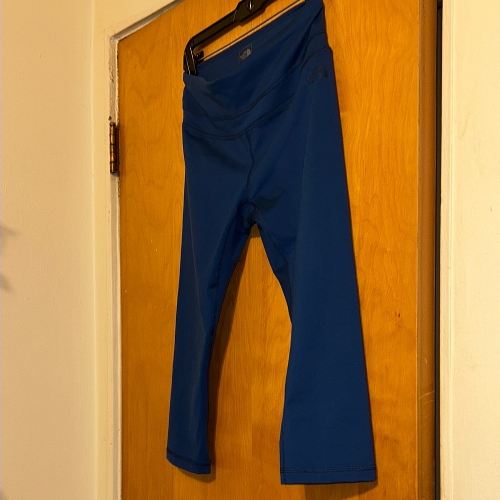 The North Face Blue Leggings Versatile and Comfortable